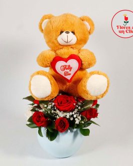 Bombonera de rosas con oso